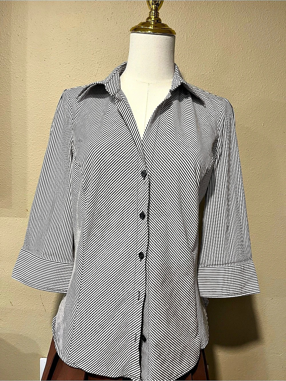 Express Design Studio Striped Button Down Shirt in White & Black Size Medium